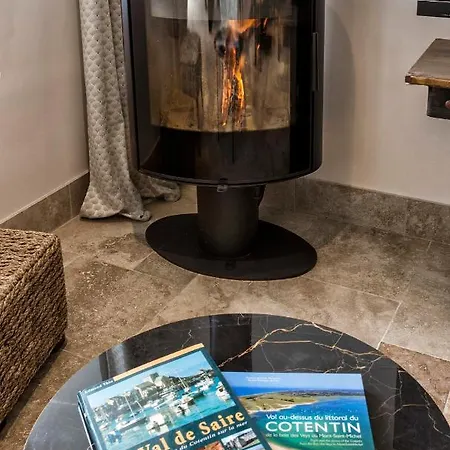 Au Fil De L'eau Le Vast