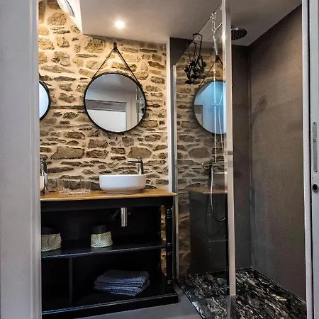 Au Fil De L'eau 4*