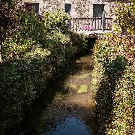 ベッド・アンド・ブレックファスト Au Fil De L'eau 4*