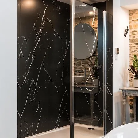 Au Fil De L'eau Couette-café