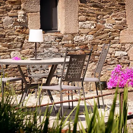 Au Fil De L'eau Le Vast