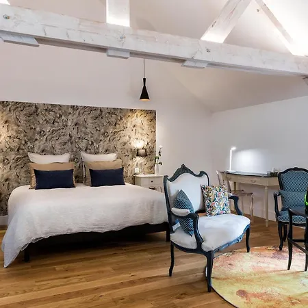 Au Fil De L'eau Le Vast