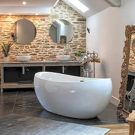 Au Fil De L'eau 4*