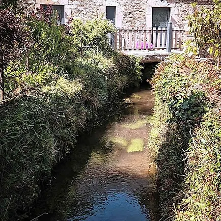 Au Fil De L'eau 4*