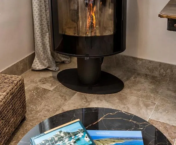 Au Fil De L'eau Le Vast