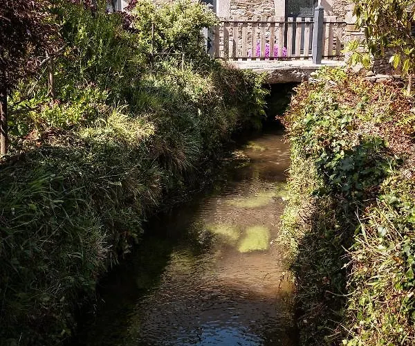 ベッド・アンド・ブレックファスト Au Fil De L'eau 4*